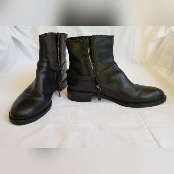 Ecco Hobart 25mm Black Ankle Boots - Picture 7 of 9